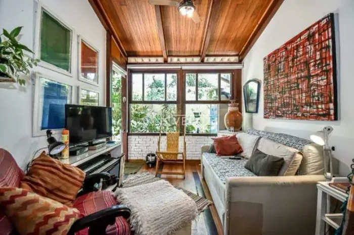 Apartamento - / Residencial / Santa Teresa