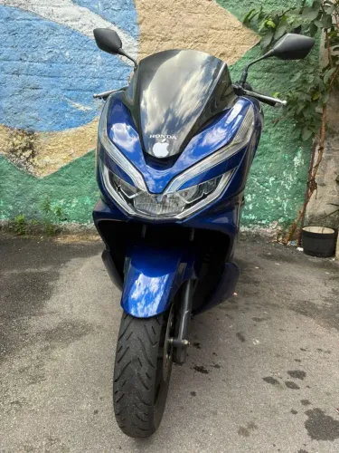 Honda PCX azul
