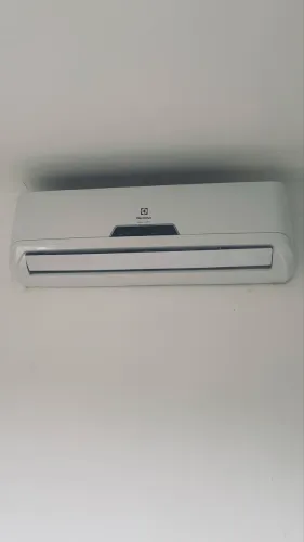 Vende-se Ar-condicionado 12.000btus -Electrolux