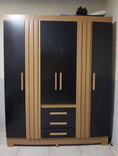 Guarda roupa 4 portas