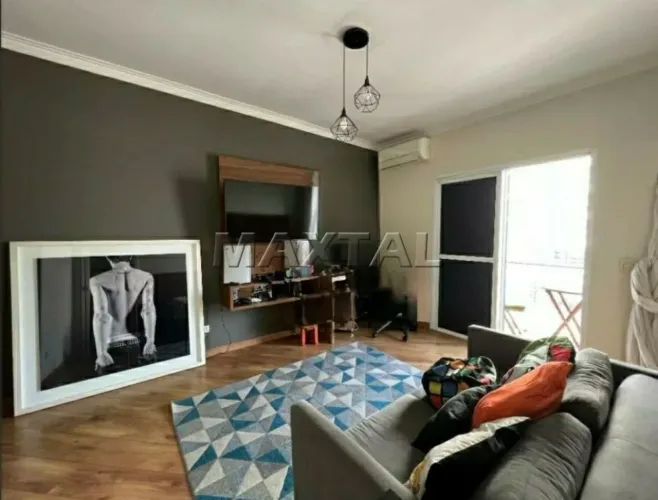 Sobrado na Zona Norte, Bairro Lauzane Paulista, sendo 4 Suítes e 5 Vagas de Garagem com 32