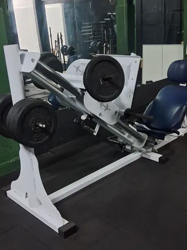 Aparelho leg press musculação