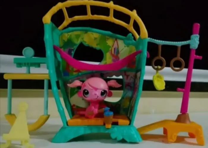 Littlest Pet Shop Minka Mark Art Studio