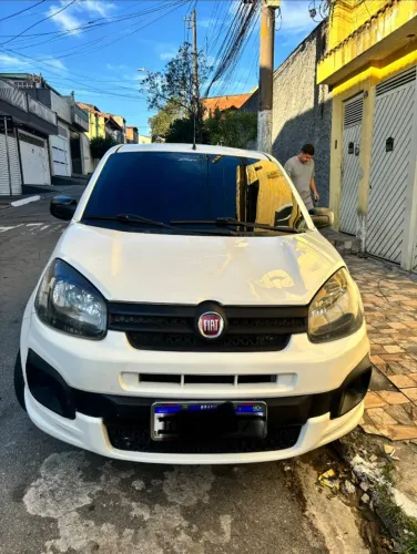 Fiat Uno Attractive 1.0 EVO Fire Flex 8V 5P 2021