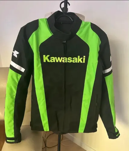 Casaco e tapete Kawasaki
