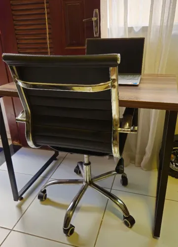 Cadeira escritório + Mesa industrial