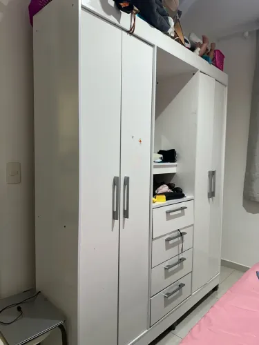 Doando guarda roupa solteiro 