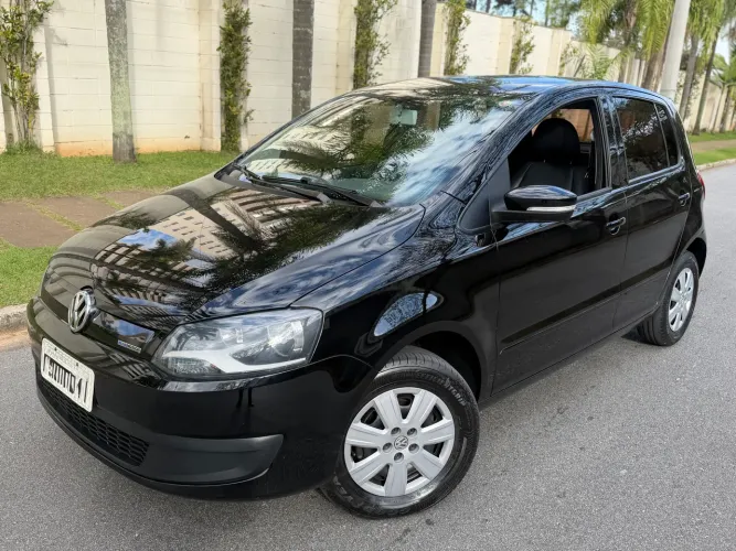 Volkswagen Fox Bluemotion 1.6 MI Total Flex 5P. 2013