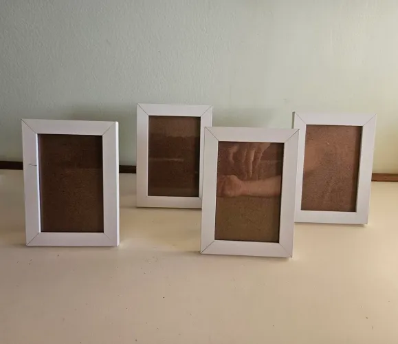 Conjunto de 4 porta-retratos branco!