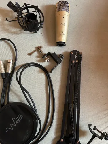KIT COMPLETO PARA GRAVAÇÃO / PODCAST / HOME STUDIO - MICROFONE BEHRINGER C-1 + ACESSÓRIOS