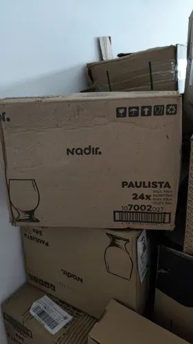 Caixa com 24 taças de água Nadir - modelo Paulista