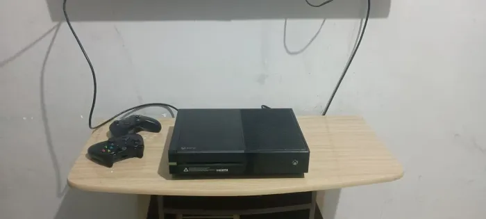 Xbox one 500gb +HD 500gb com revisão 