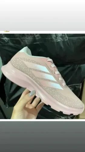 Tênis femininos Adidas para atividades físicas