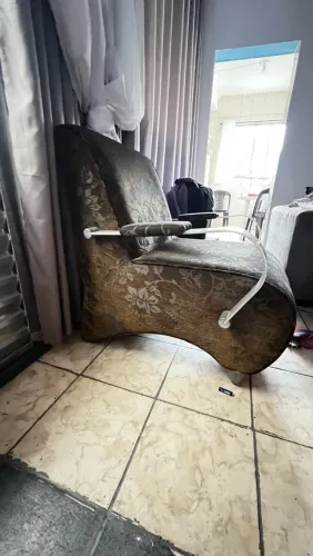 Par de Poltronas Vintage Floral com Braços em Alumínio / Metal
