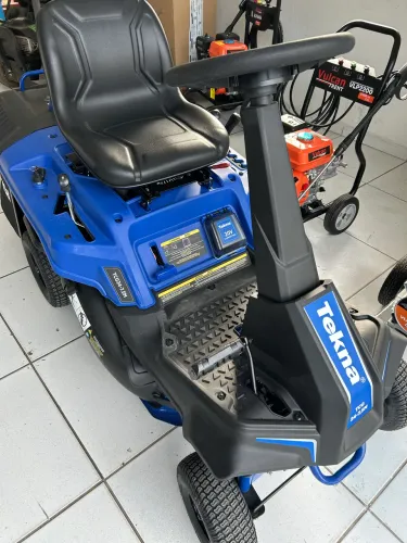 Trator Tekna 24? corte 7,5Hp  Com recolhedor Novo com garantia  R$9.000 a vista