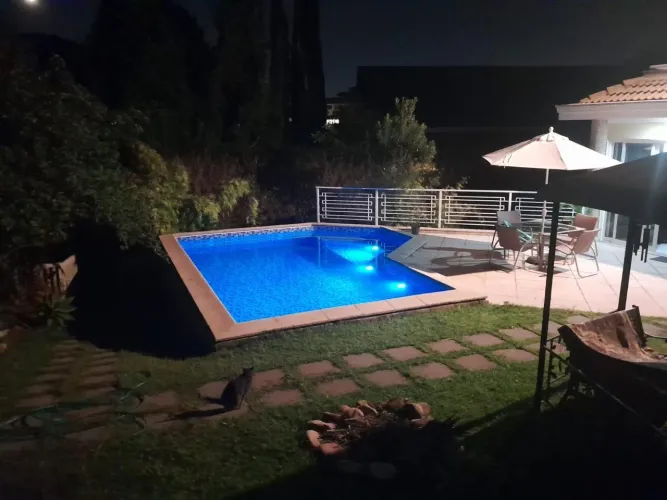 Casa com 4 Quarto(s) e 6 banheiro(s) para Alugar, 423 m² por R$ 13500 / Mês