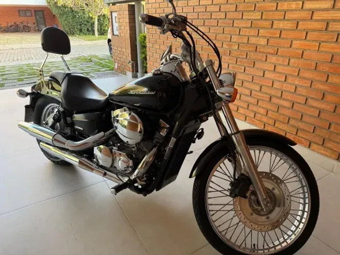 Shadow 750