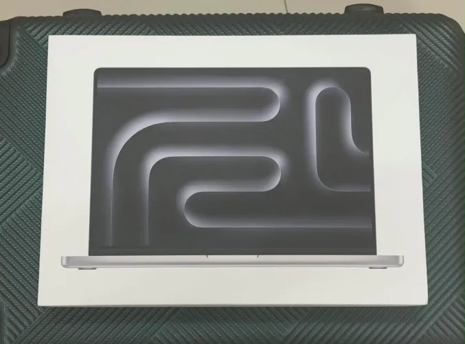 MacBook Pro 14 Ano: 2026