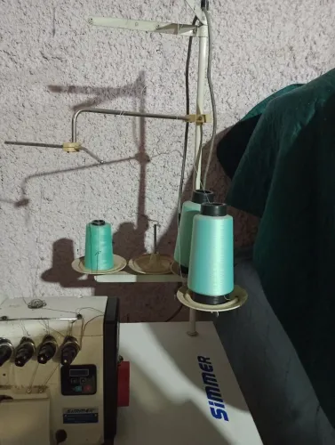 Máquina de costura overlock conjugada motor directi