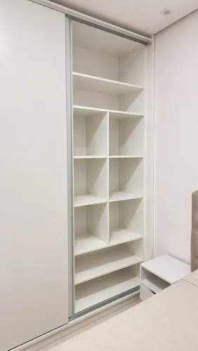 VENDO GUARDA-ROUPA MDF