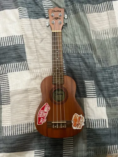 Ukulele shelby