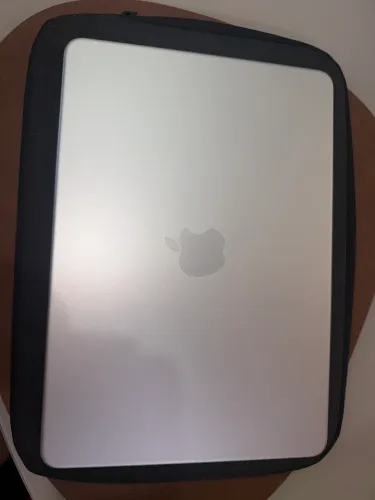 Macbook neo novo prata