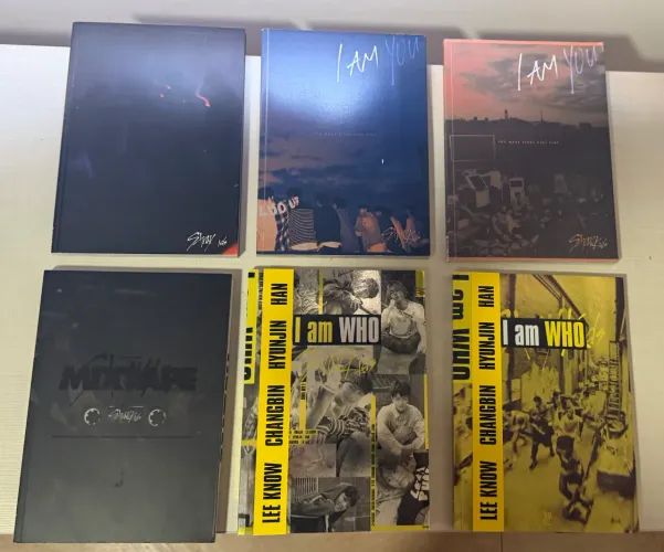 Álbuns de Kpop Stray Kids com Photocard