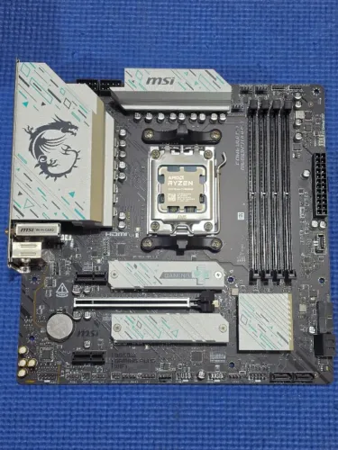 Kit Ryzen 7 7800X3D + MSI B650M Gaming Plus WIFI AM5