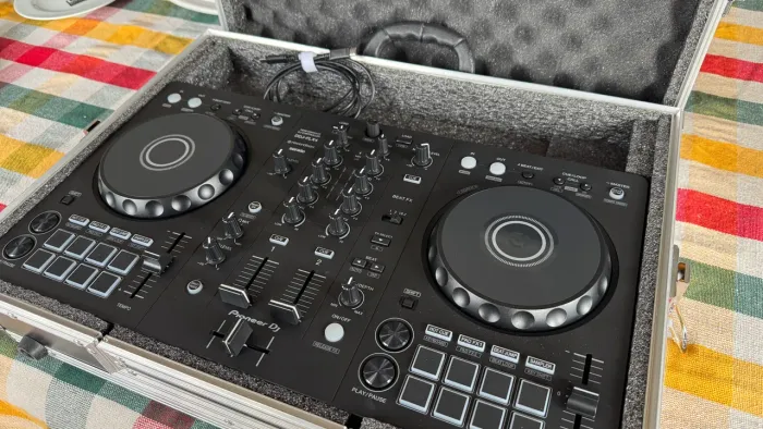 DDJ FLX4 com CASE