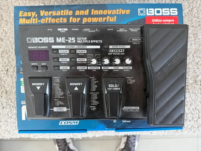 Pedaleira BOSS ME-25