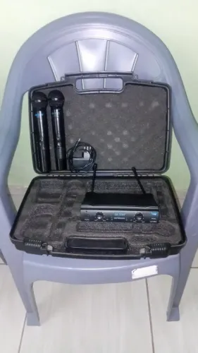Vendo microfone leson LS 902. São usados mais estão funcionando normalment
