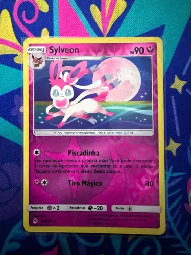 Carta Sylveon Reverse Foil SP Luz Proibida