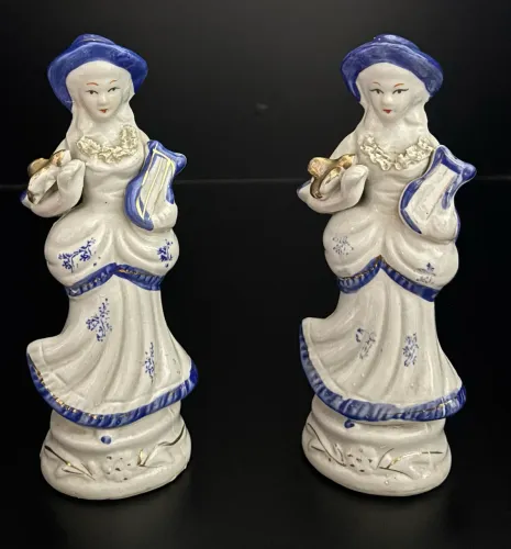 Par de estatuetas 