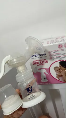 Bomba manual tira leite materno 