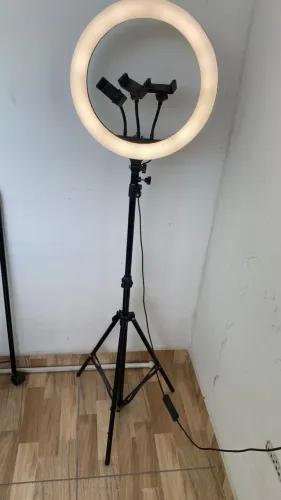 Vendo Ring light com tripé 