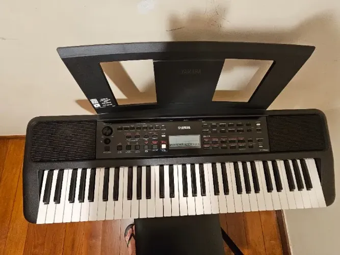 Teclado yamaha psr e383 pouquíssimo usado
