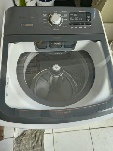 Lavadora de roupas Electrolux 17kg