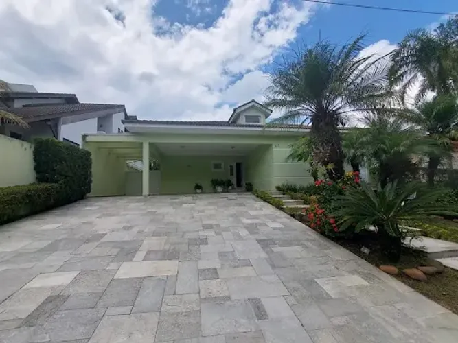 Casa com 4 dormitórios para alugar, 350 m² por R$ 22.000,00/ano - Alphaville - Santana de 