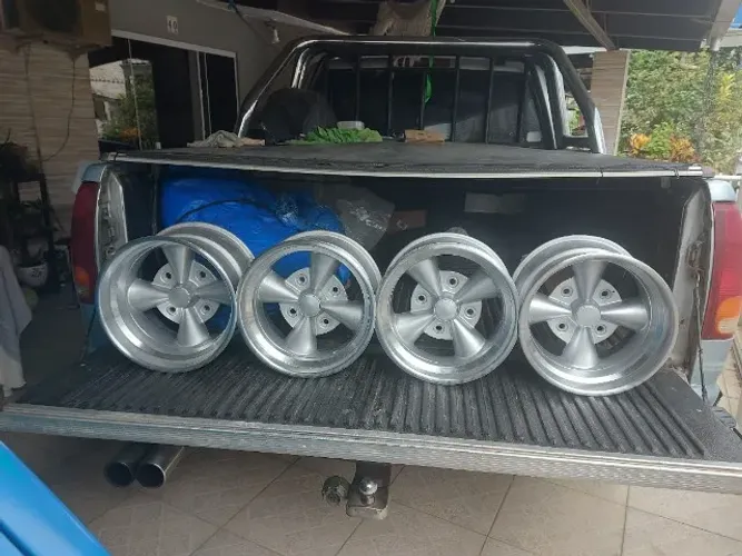 vendo 4 rodas 13 tala larga com pneus sem uso  vw fusca brasilia tl variante