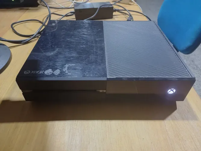 XBOX ONE 500GB COM CONTROLE e JOGO