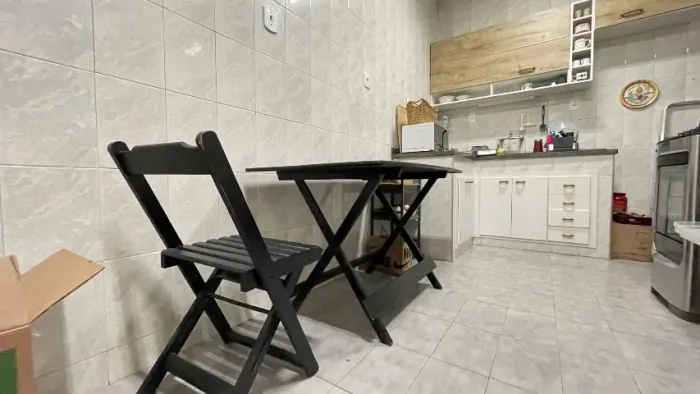 Mesa dobrável com a cadeiras