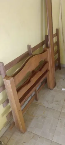 Cama de Madeira Solteiro
