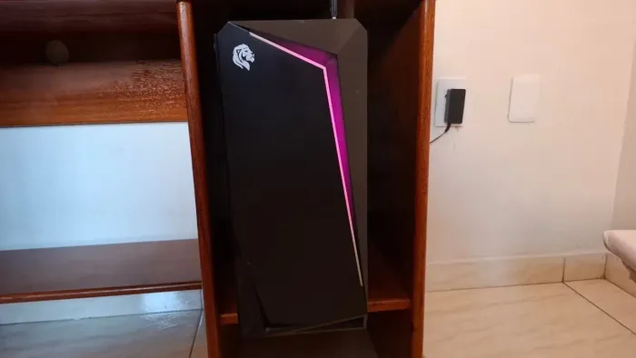 PC Gamer / Escritório AMD Athlon 3000G, 8GB RAM, SSD 120GB, Gabinete Gamer LED