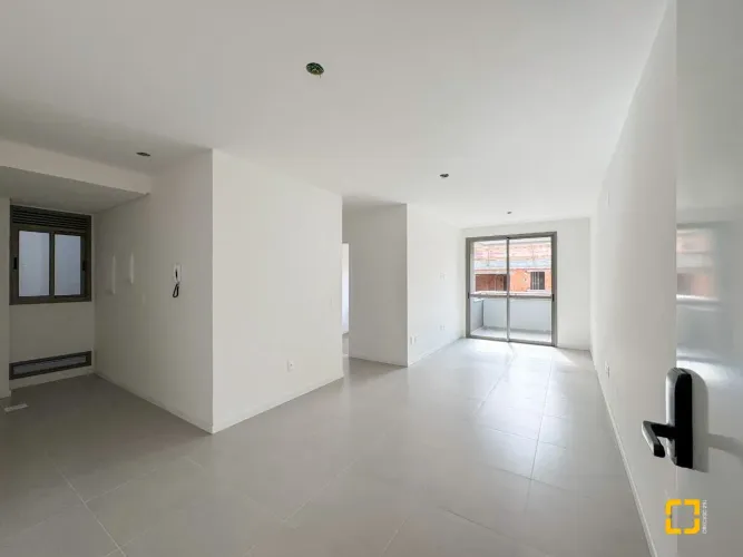 Apartamento - 2 dormitórios, sendo 1 suíte, sacada churrasqueira - 1 vaga - 1 Hobby box -