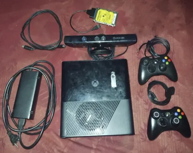Xbox 360 Super Slim 2015 desbloqueado por exploit + 40 jogos!