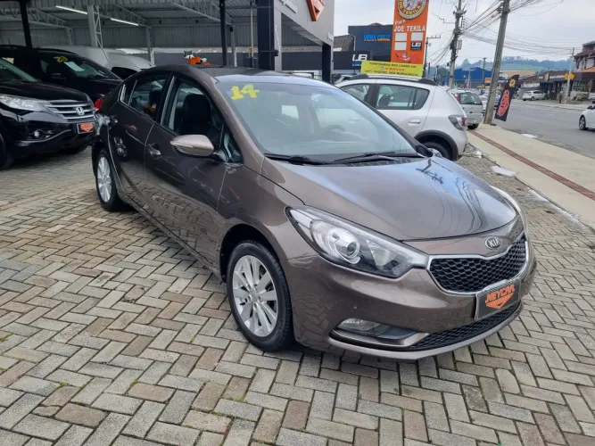 Kia Motors Cerato 1.6 16V Flex Aut. 2014