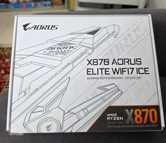 Placa-mãe Gigabyte X870 Aorus Elite Wifi7 ICE. DDR5. AMD5. Open box. Só Venda!!!