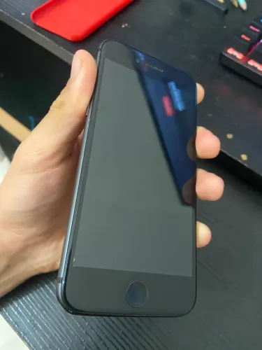 iPhone 8 - 64 gbs preto