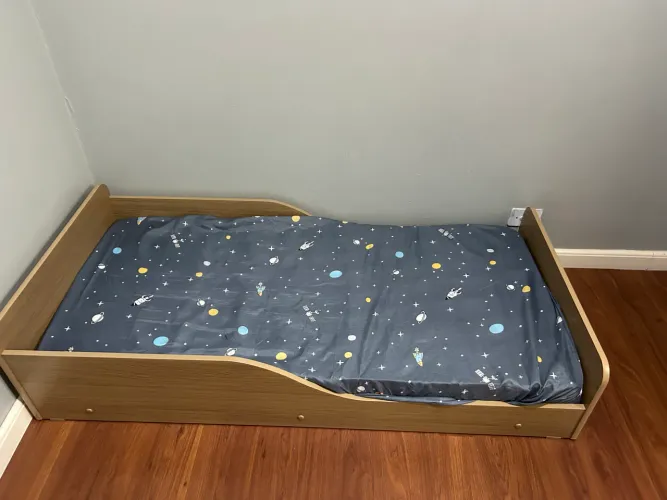 Cama infantil Montessoriana MDF com Colchão 