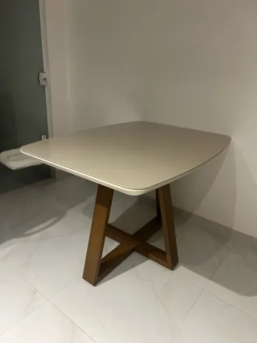 Mesa de jantar 4 lugares